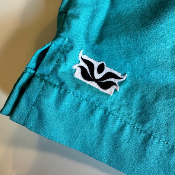 BE PRESENT Yoga inspired short Sz. Med. - Picture 8 of 8